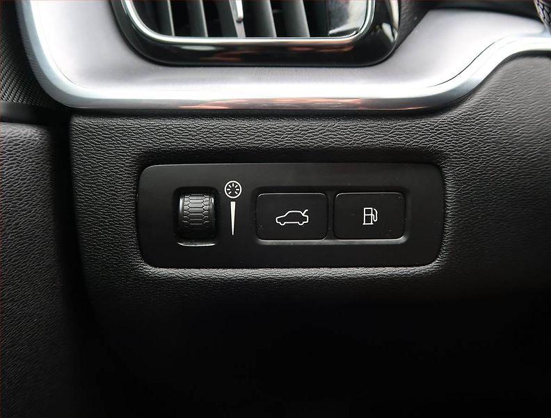 Volvo XC60 (2022) T6 Recharge - fotka 20 z 29