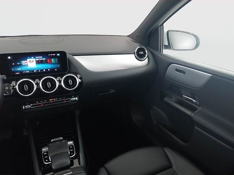Mercedes-Benz Třídy B (2019) B 180, Automat, Kůže, Navi - fotka 8 z 22
