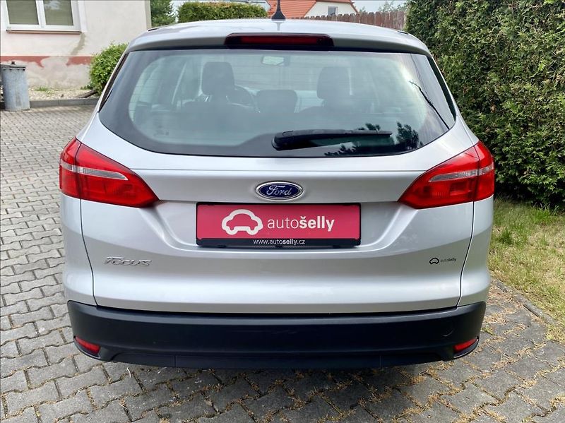 Ford Focus 1,5 TDCi NAVI VÝHŘEV - fotka 4 z 43