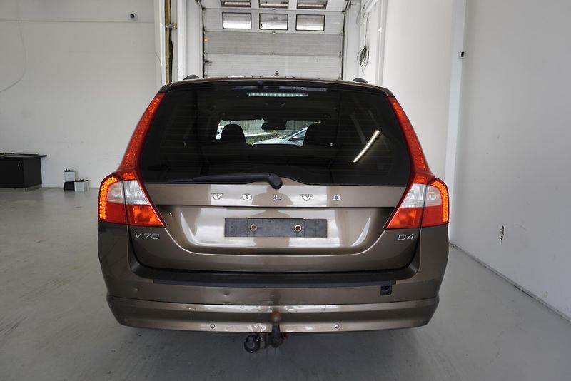 Volvo V70 2.0 D4 120kW MOMENTUM - fotka 7 z 26