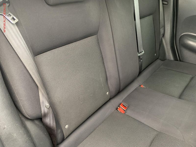Nissan Juke (2010) 1.6i, AC, tempo - fotka 11 z 17
