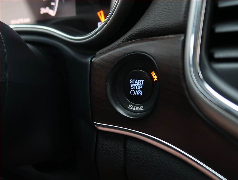 Jeep Grand Cherokee (2015) Overland 3.0 CRD, 4X4 - fotka 21 z 29