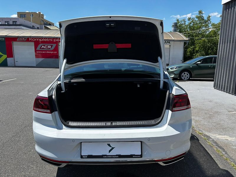 Volkswagen Passat - fotka 18 z 18