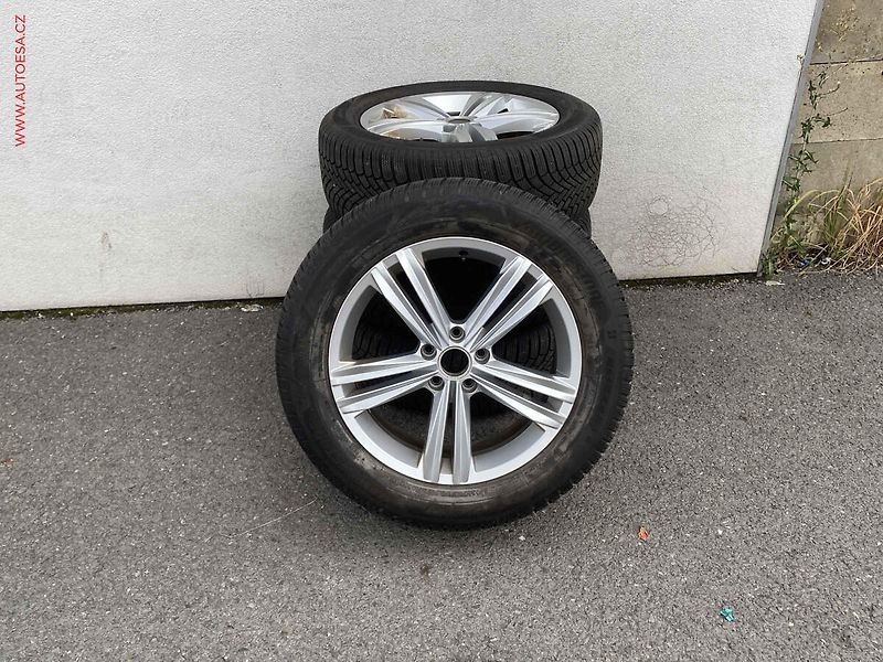 Volkswagen Tiguan (2020) 2.0 TDi 4X4, R-Line, DSG - fotka 22 z 22