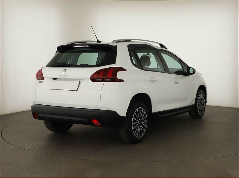 Peugeot 2008 (2019) 1.2 PureTech, Tempomat - fotka 5 z 16