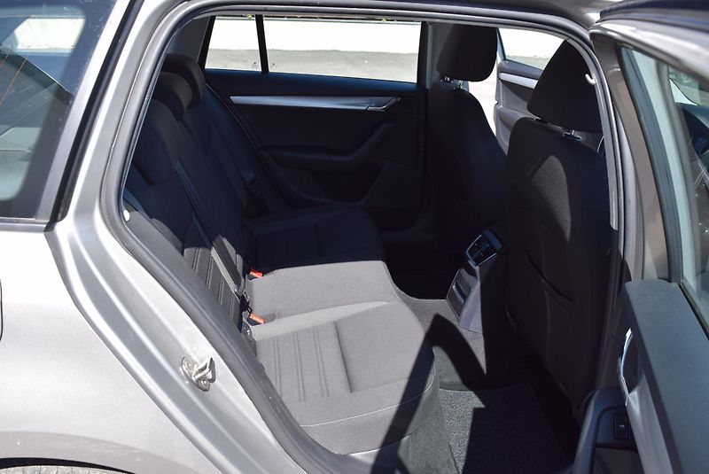 Škoda Octavia (2019) 1.5TSI 110kw AMBI VÝHŘEV NAVI - fotka 40 z 50