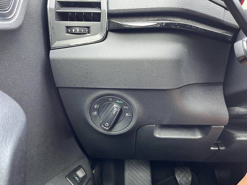 Škoda Karoq 1.5TSI TOP SELECTION 110kW - fotka 16 z 23