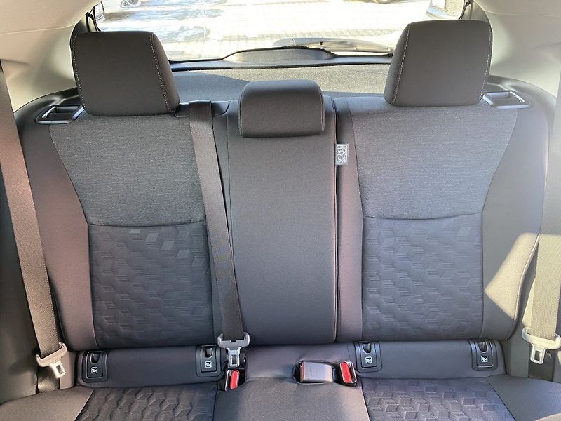 Toyota Yaris 1.5 Hybrid 116 CVT Style - fotka 10 z 24