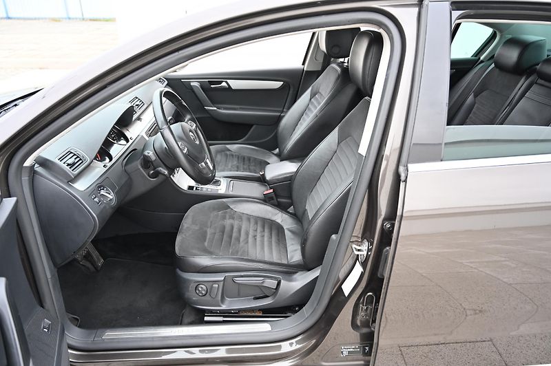 Volkswagen Passat 2.0TSI 155KW DSG Highline 7/14 - fotka 20 z 33