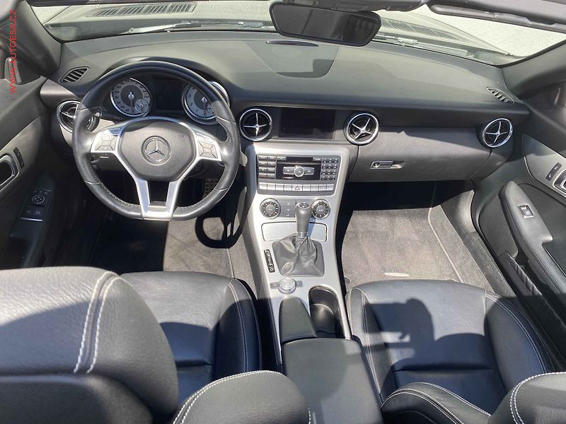 Mercedes-Benz SLK (2012) 1.8 SLK200, AT, kůže, navi - fotka 8 z 15