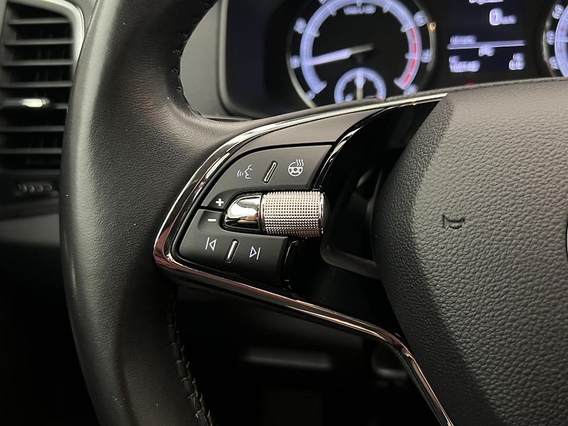 Škoda Karoq 1.5 TSI DRIVE AUT CZ - fotka 21 z 40