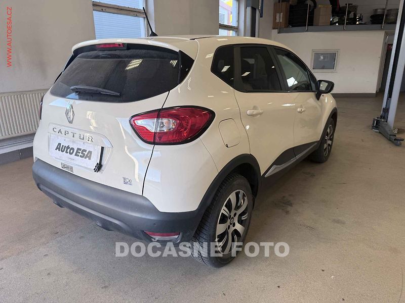 Renault Captur (2016) 1.2 TCe, ČR, AC, temp - fotka 2 z 3