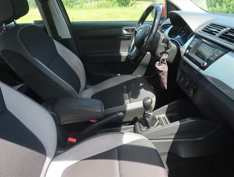 Škoda Fabia (2015) 1.2 TSI, Serv.kniha, Tempomat - fotka 9 z 14