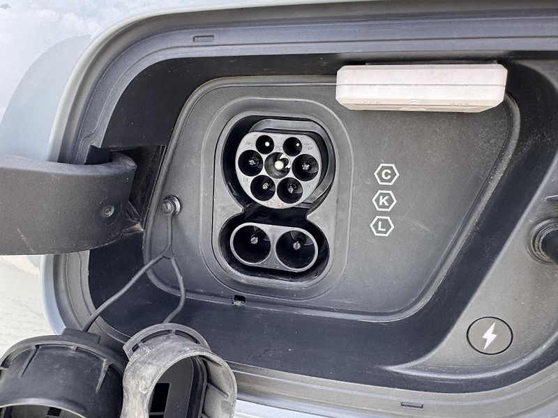Volvo EX30 výbava PLUS 315kW bat 69kW - fotka 25 z 27