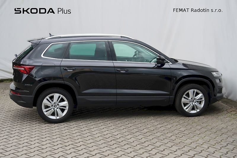 Škoda Karoq (2025) Top Selection 1.5 TSI 110 kW D - fotka 3 z 28