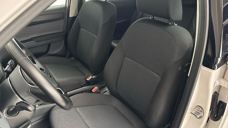 Škoda Fabia 1.0 TSI Active - fotka 15 z 23