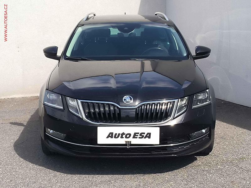 Škoda Octavia (2017) 2.0 TDI, Navi, LED - fotka 2 z 26