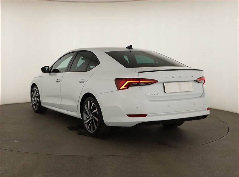Škoda Octavia (2022) Style 1.5 TSI - fotka 4 z 16
