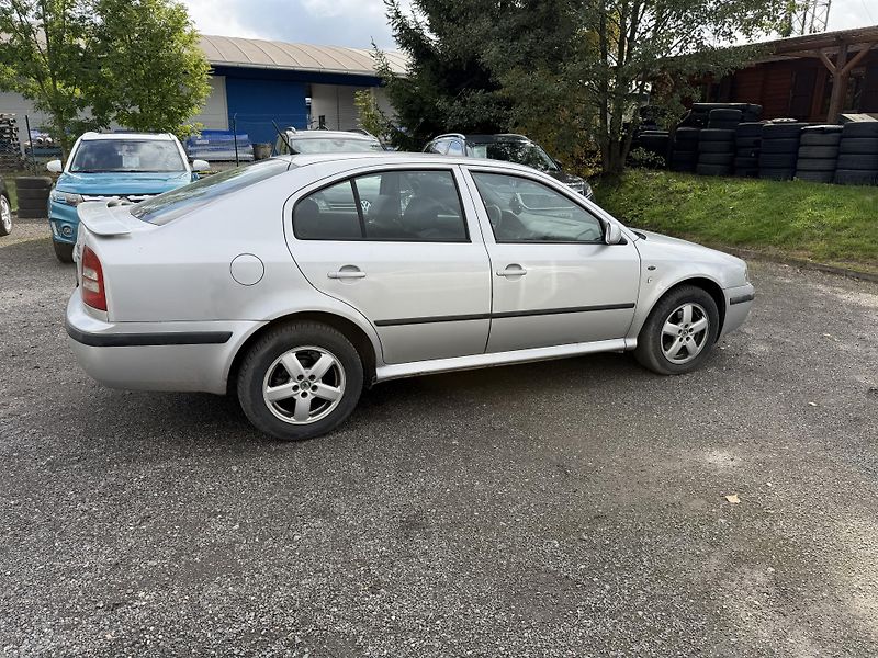Škoda Octavia 1.9TDI - fotka 7 z 21