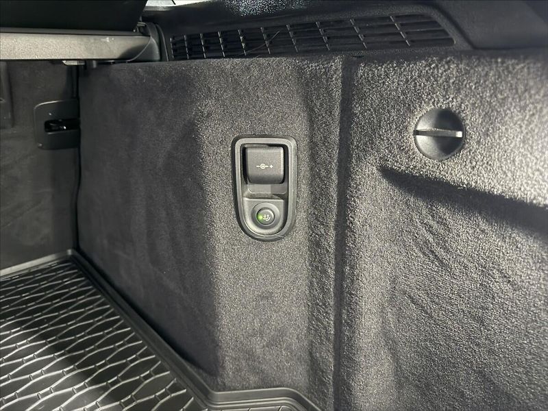 BMW Řada 5 3,0   530D M-PAKET PANO LASER - fotka 38 z 48