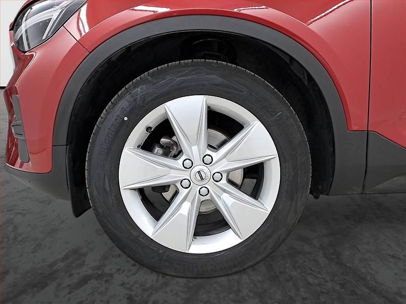 Volvo XC40 (2023) T2 - fotka 15 z 21