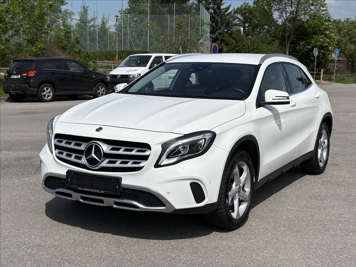 Mercedes-Benz GLA 1,6 180i 90kW AT,Led,Kůže,Navi