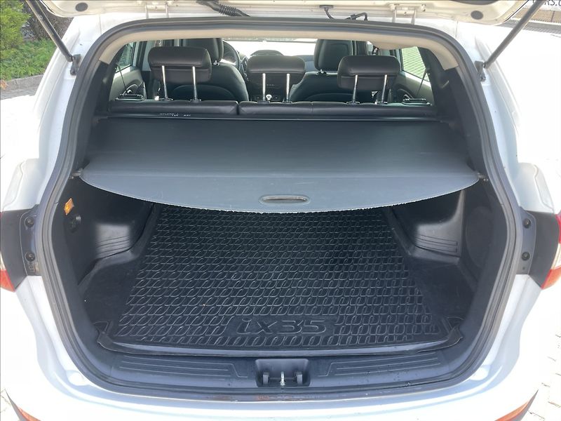 Hyundai ix35 2,0 CRDi 100kw 4x4 Tažné Kůže - fotka 9 z 41