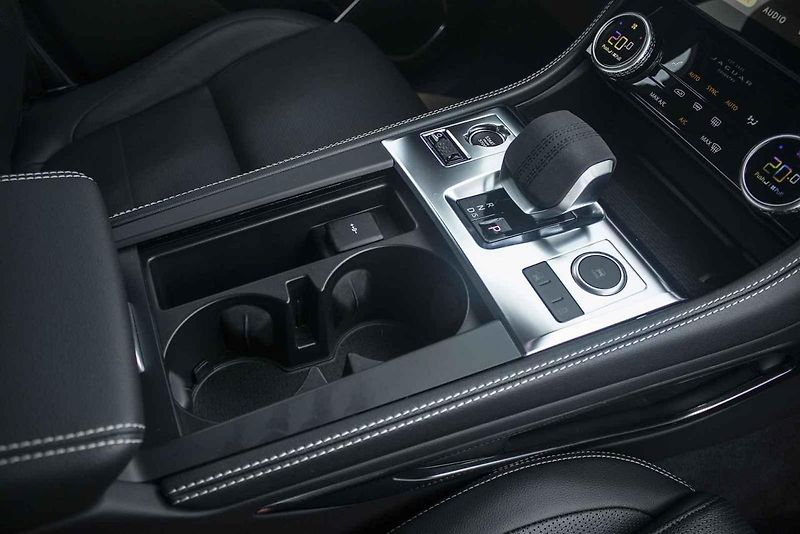 Jaguar F-Pace představuje zajímavou alternativu k německé prémii.