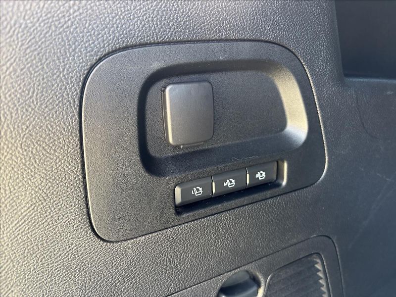 Ford S-MAX 2,5 HEV ST-Line 140kW - fotka 13 z 55