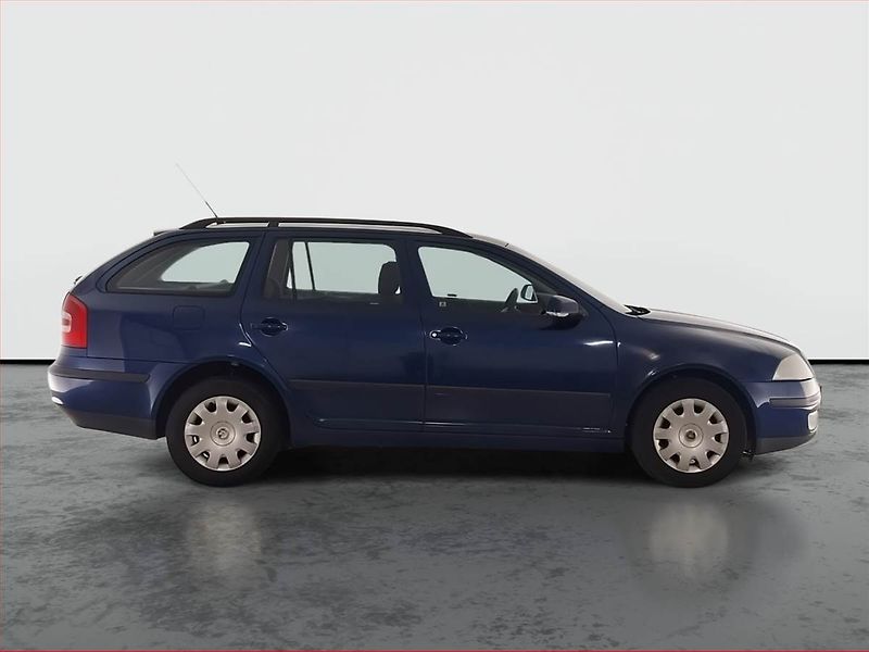 Škoda Octavia (2006) Ambiente 1.9 TDI, Serv.kniha - fotka 6 z 16