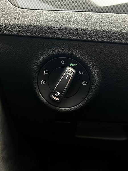 Škoda Superb 2.0TDI DSG 140kW Sportline  - fotka 18 z 25