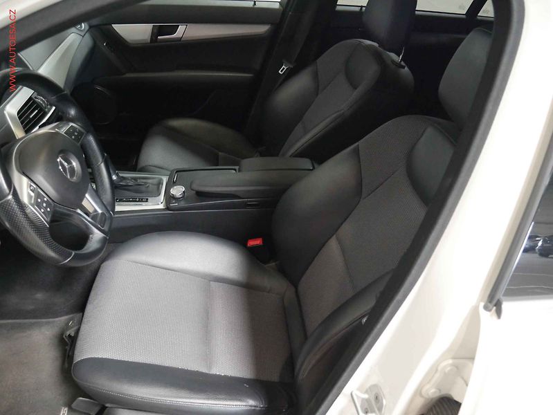Mercedes-Benz Třídy C (2013) 1.6 C180, AT, navi, xenon - fotka 9 z 26