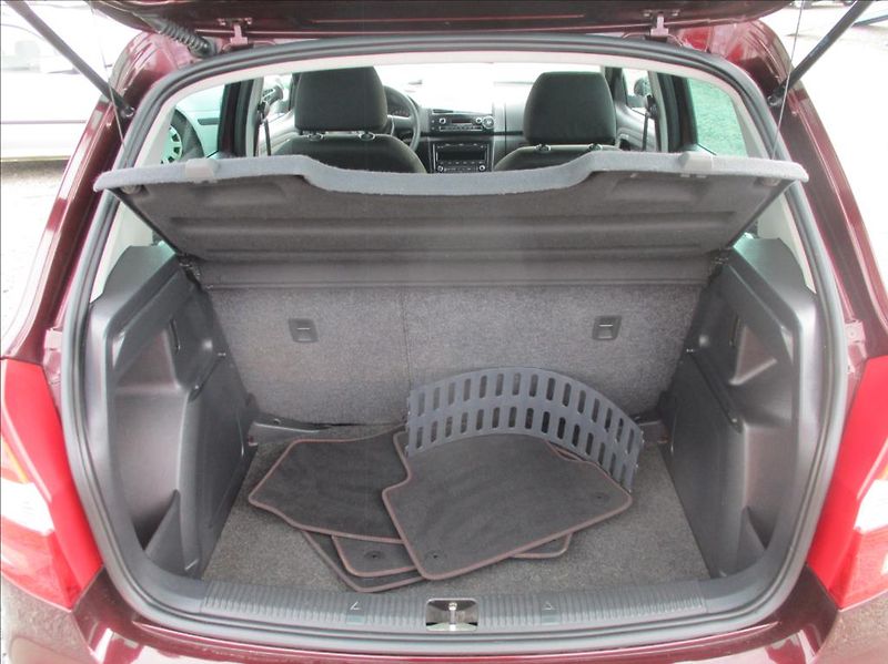 Škoda Fabia 1,2 TSI, digi klima, serviska, - fotka 9 z 32