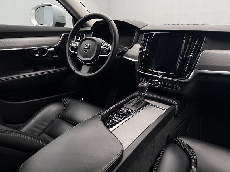 Volvo V90 CC D5 AWD PRO POLESTAR CZ  - fotka 28 z 47