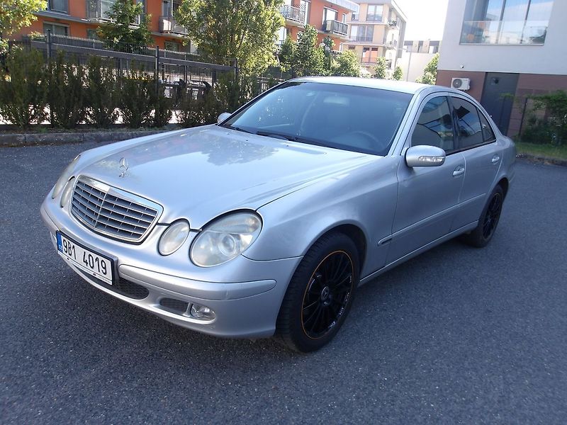 Mercedes-Benz Třídy E 2,2CDi - fotka 1 z 26