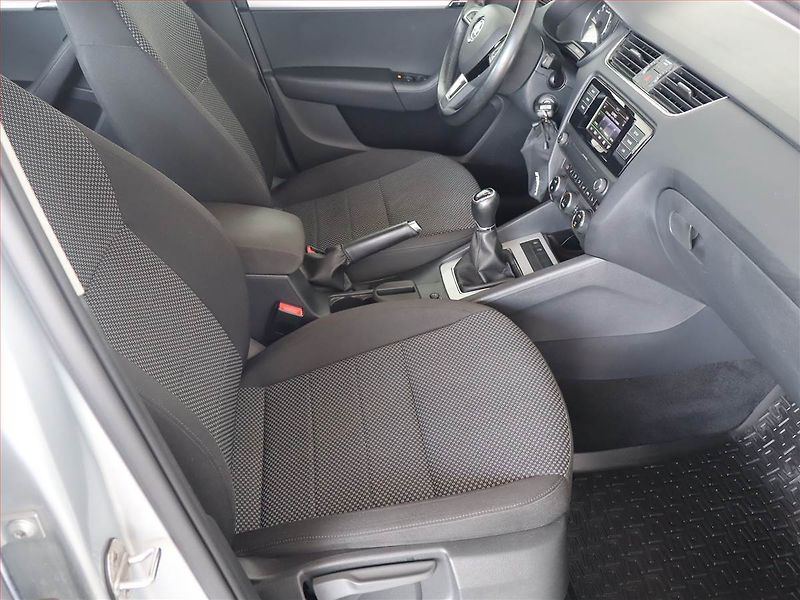 Škoda Octavia (2016) 1.6 TDI, Serv.kniha, Tempomat - fotka 9 z 19