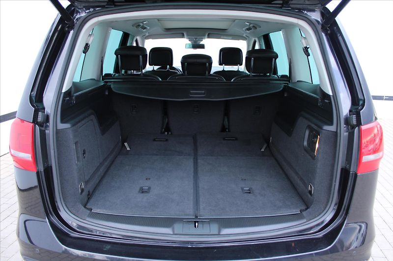 Volkswagen Sharan 2.0TDI 4MOTION HIGHLINE 7-MÍST - fotka 14 z 31