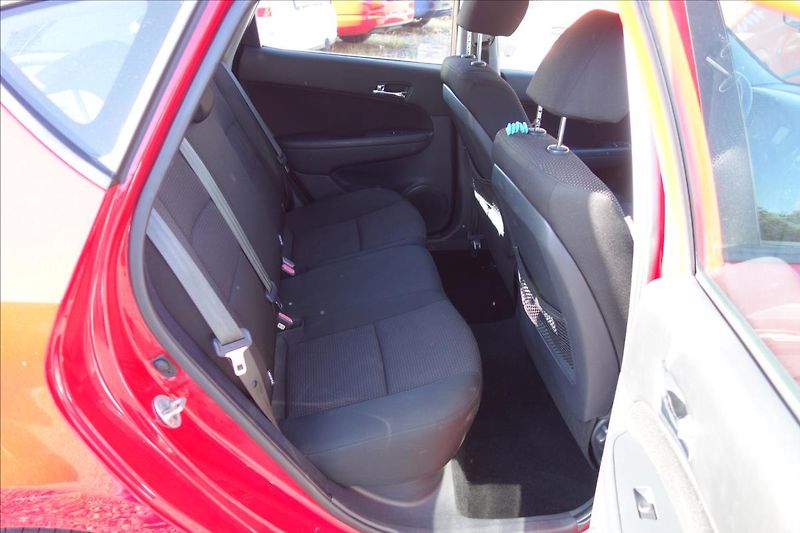 Hyundai i30 1,4 i, ČR, SERV.KN., COMFORT. - fotka 13 z 34