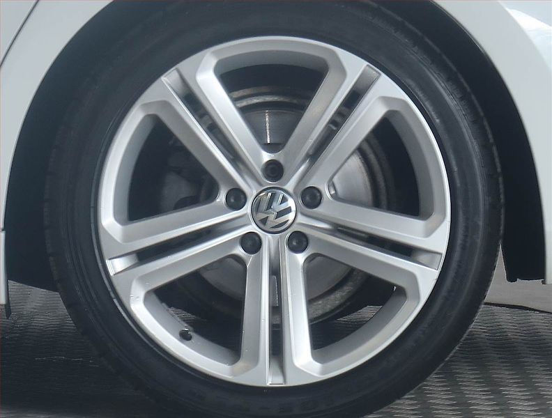 Volkswagen CC (2015) R-line 2.0 TDI, Serv.kniha - fotka 15 z 19