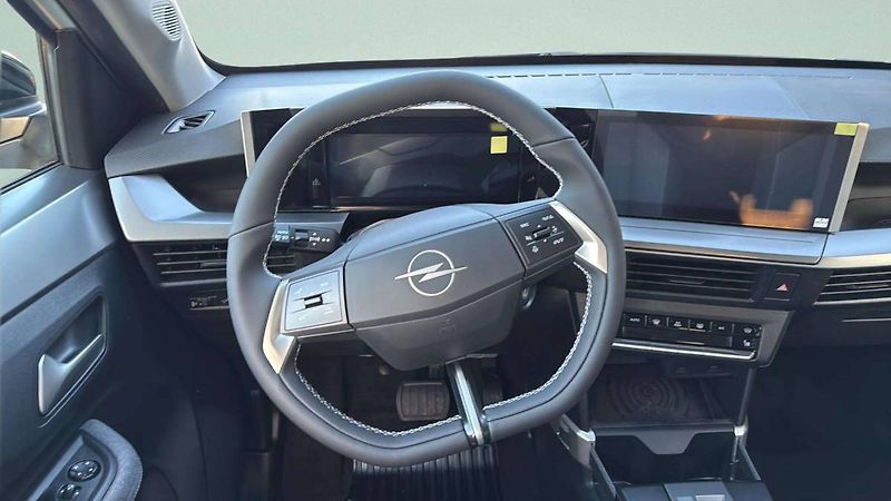 Opel Frontera (2025) GS Hybrid 1.2 TURBO (107kW/145 - fotka 16 z 26