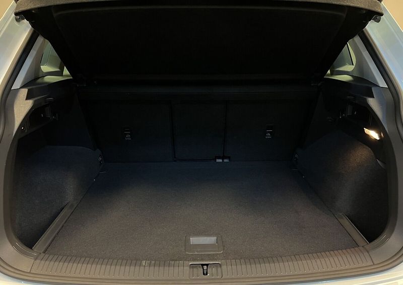 Volkswagen Tiguan BMT 4MOTION 110kW HIGHLINE - fotka 12 z 17