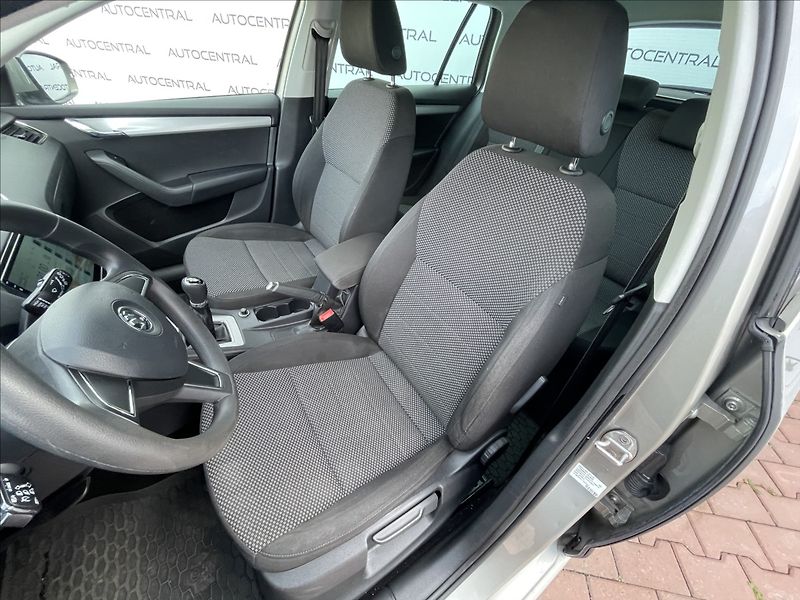 Škoda Octavia 1,2 TSI 81kw 111t.km 1.majitel - fotka 11 z 22