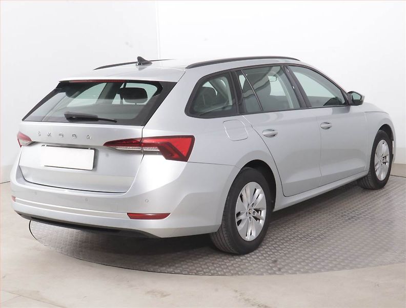 Škoda Octavia (2023) Ambition 2.0 TDI, ČR,1.maj - fotka 5 z 15