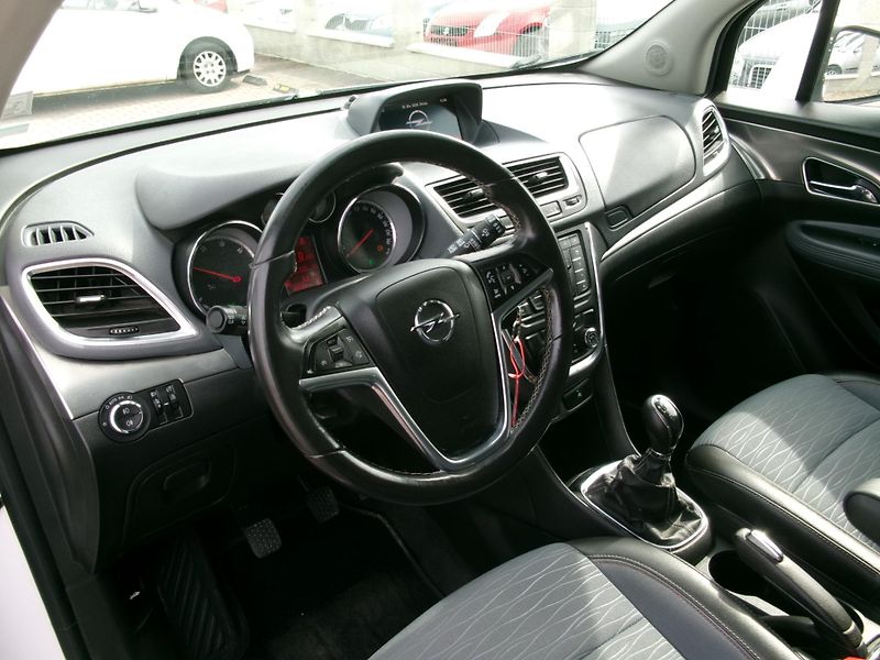 Opel Mokka (2015) 1,6CDTi NAVI 4x4 TEMP BT - fotka 23 z 28