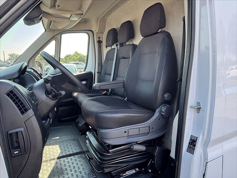 Peugeot Boxer 2,2 BlueHDi  L4H2 - fotka 25 z 26