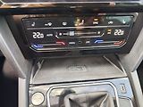Volkswagen Passat 2.0 TDI/110kW Elegance DSG - náhled 26