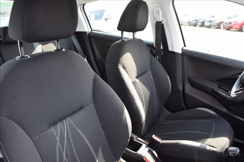 Peugeot 208 1,4 HDi 50KW NÍZKÉ KM KLIMA - fotka 24 z 50