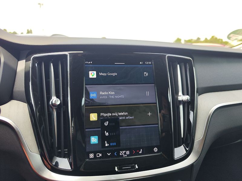 Volvo V60 B4/145kW AWD Auto Plus My24 - fotka 21 z 36