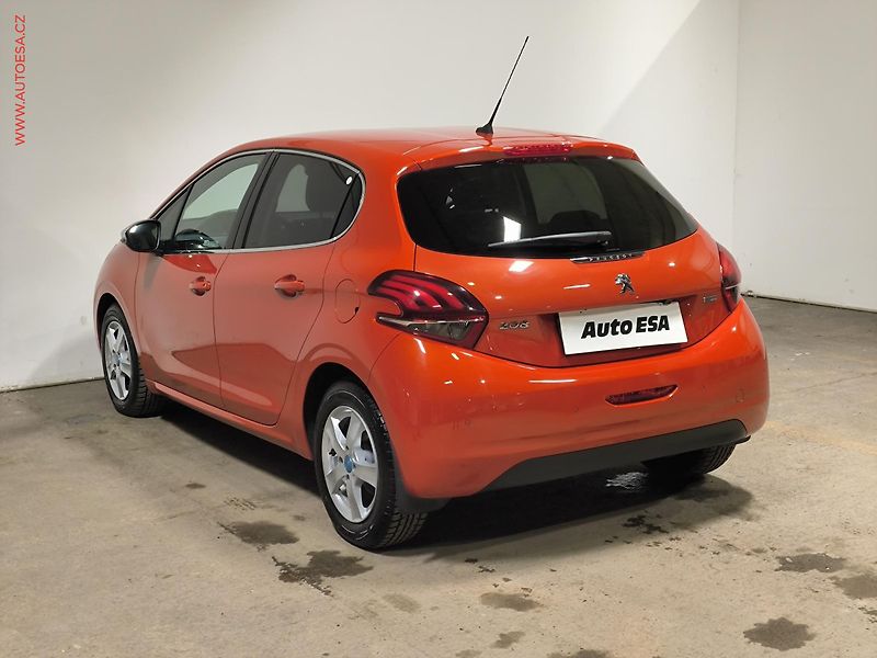 Peugeot 208 (2016) 1.2i, 1.maj,ČR, Navigace - fotka 4 z 17