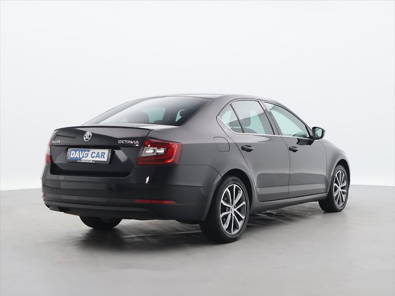 Škoda Octavia 2,0 TSI 140kW DSG Style CZ - fotka 7 z 33